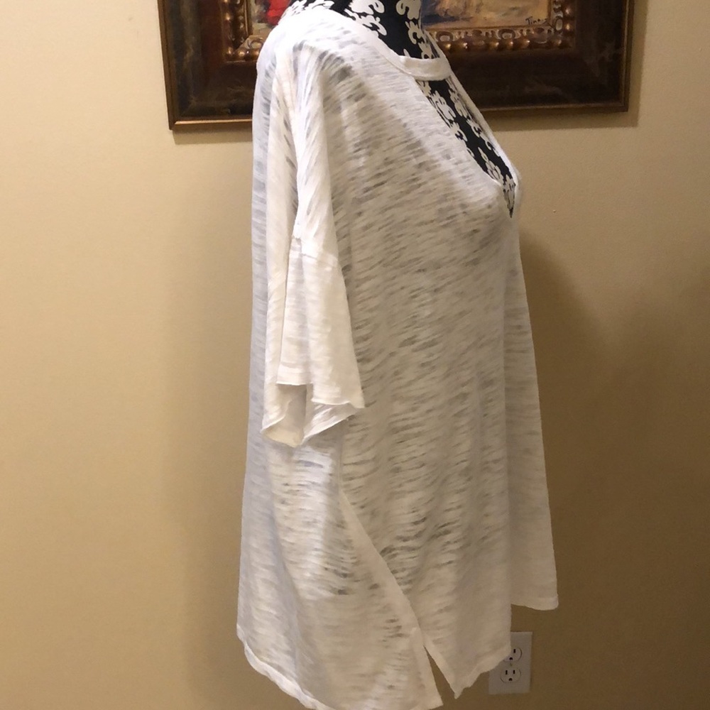 🌷We The Free variegated open v-neck oversized short sleeve distressed t-shirt